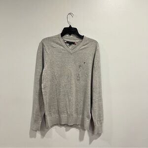 Tommy Hilfiger Men's Gray V-Neck Long Sleeves Sweater
